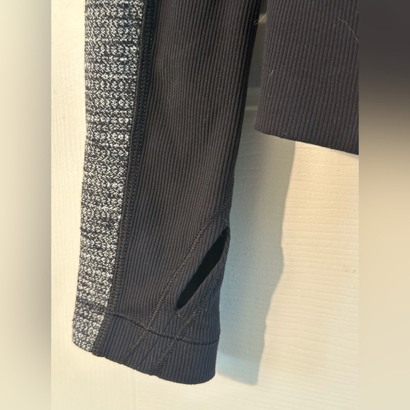 LULULEMON Bhakti Coco Pique Black Size 6 Double Zip Wrap Yoga Fitted Thumbholes - Picture 9 of 16